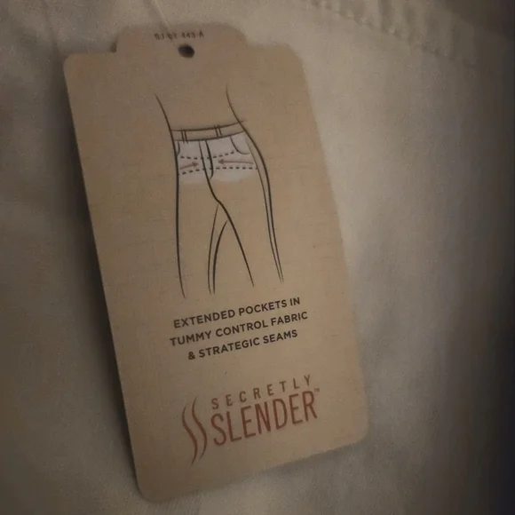 NWT Women's St. John's Bay Secretly Slender Capri Pants - Picture 2 of 7